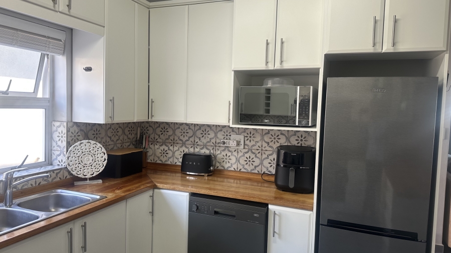 To Let 3 Bedroom Property for Rent in Big Bay Western Cape